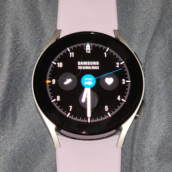 ** SOLD ** Samsung Galaxy Watch5 SM-R905 40mm - Picture 1 of 8